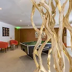 圣塔特拉公寓式酒店 4* 蒂涅